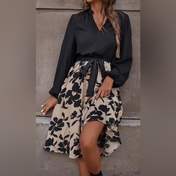 Leaf Print Flare Skirt Long Sleeved Dress - Picture 3 of 8